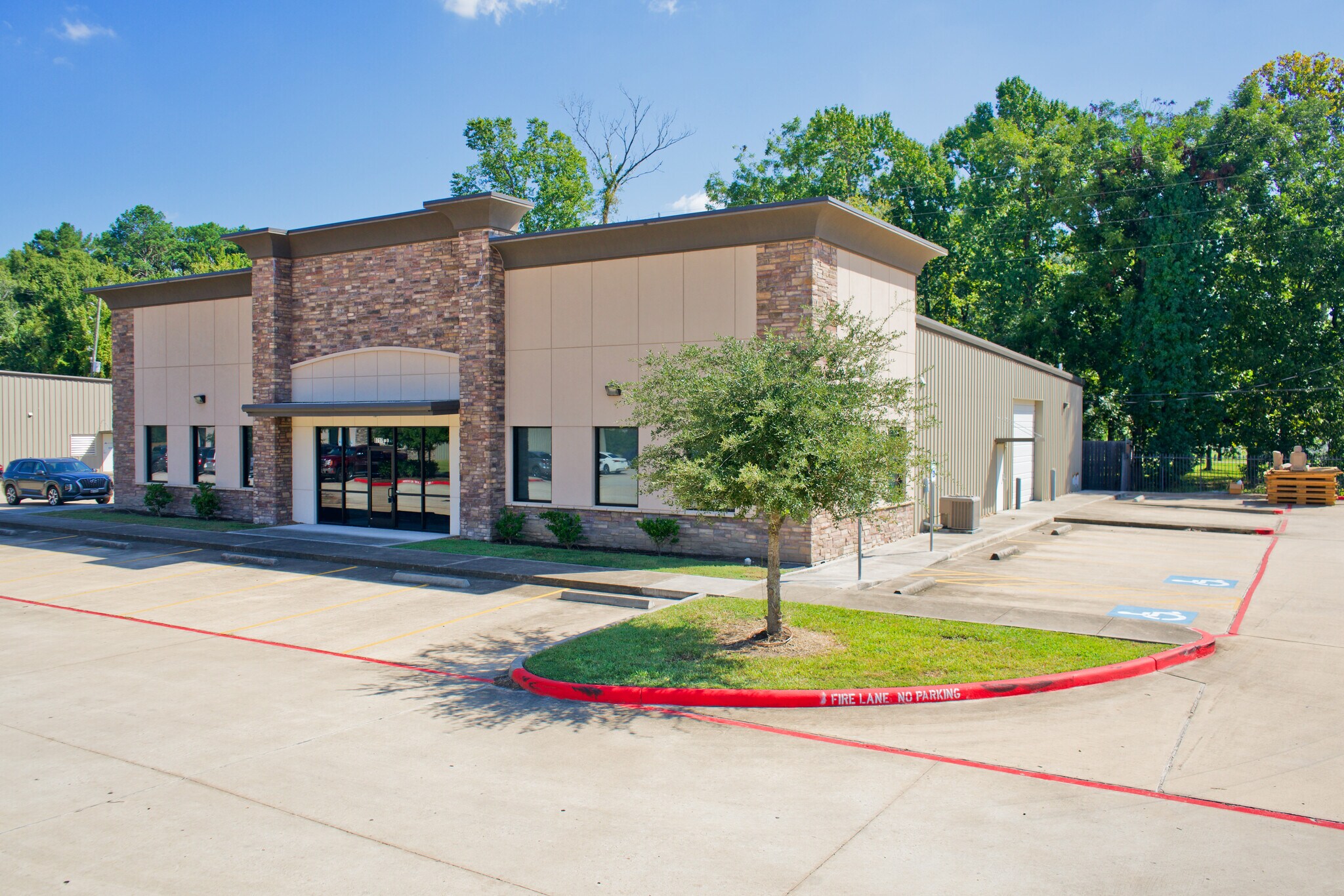 8717 Humble Westfield Rd, Humble, TX à vendre Photo du bâtiment- Image 1 de 9