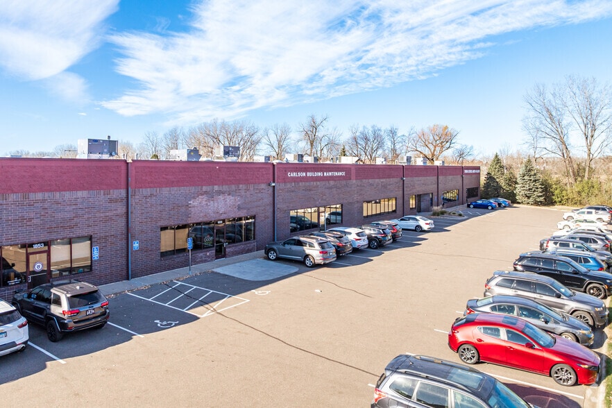 1851-1865 Buerkle Rd, White Bear Lake, MN for lease - Building Photo - Image 3 of 7