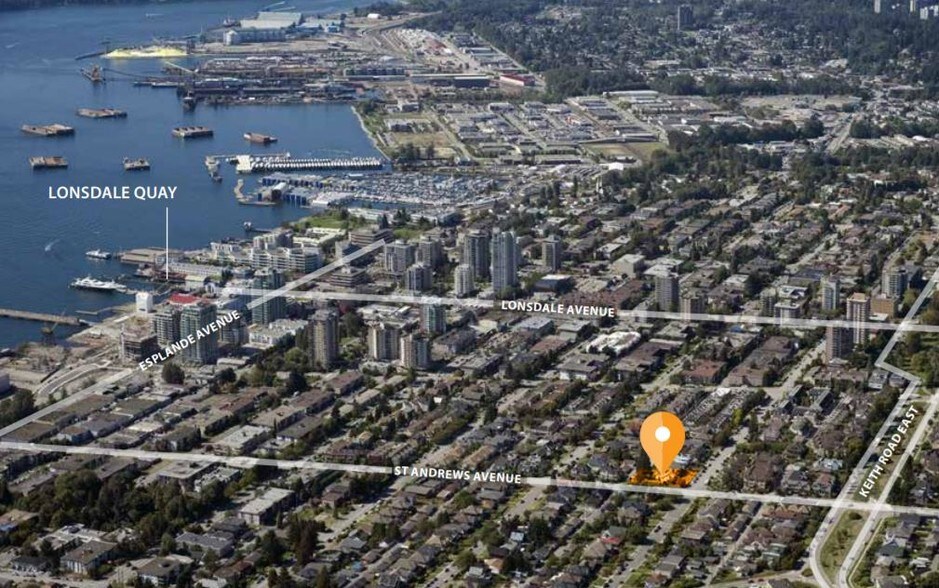 216-224 E 3rd St, North Vancouver, BC à vendre - Aérien - Image 1 de 1