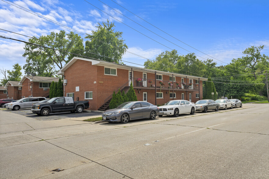 3901 Haas Ave, Lyons, IL for sale - Building Photo - Image 3 of 11