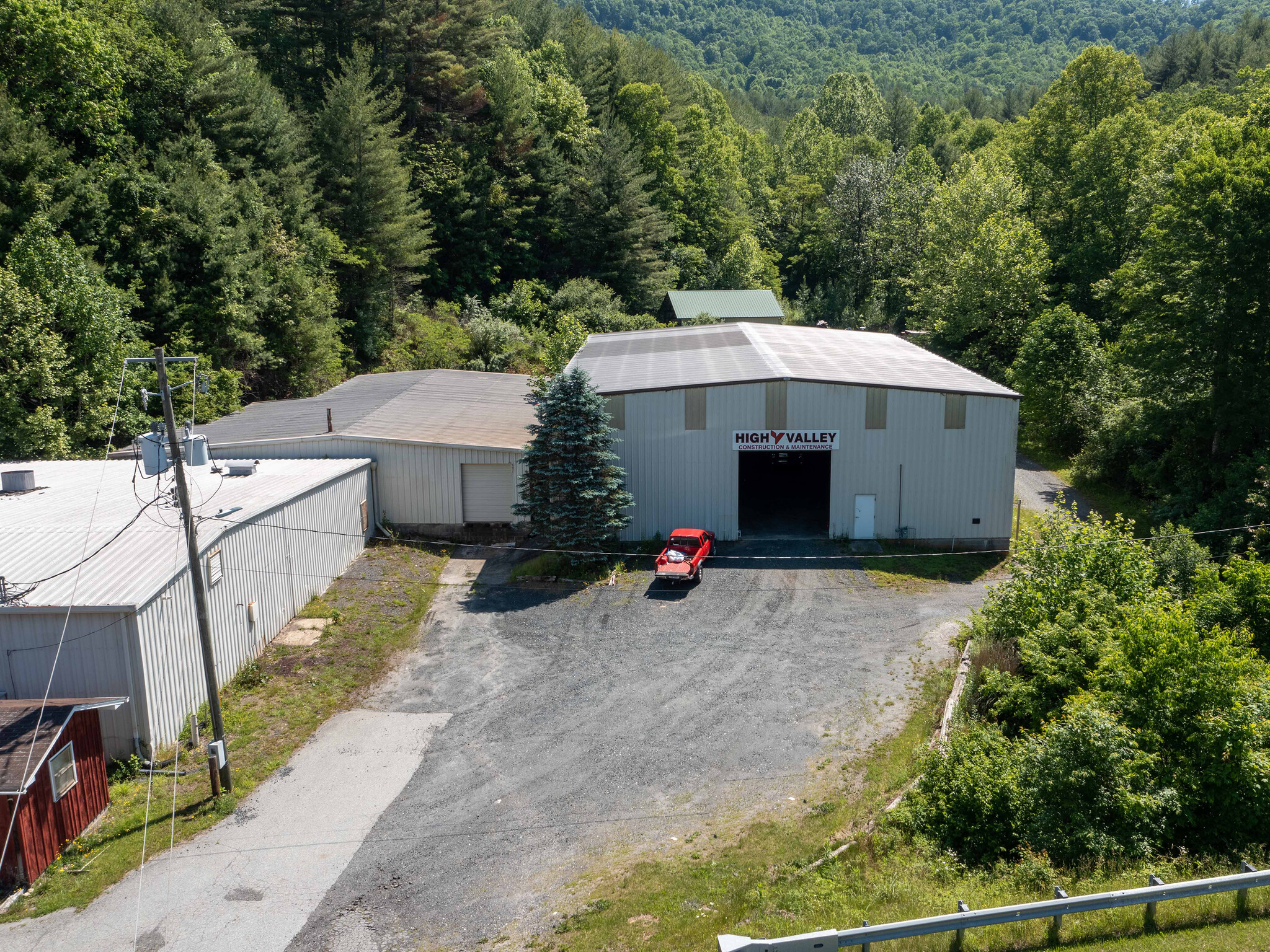 6573 NC-226, Spruce Pine, NC à vendre Photo du b timent- Image 1 de 5