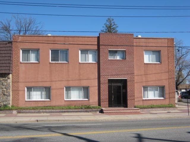 837 Old Country Rd, Westbury, NY for sale - Building Photo - Image 2 of 17