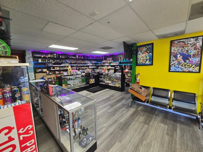 2510 NW 19th St, Fort Lauderdale, FL for sale - Building Photo - Image 2 of 9