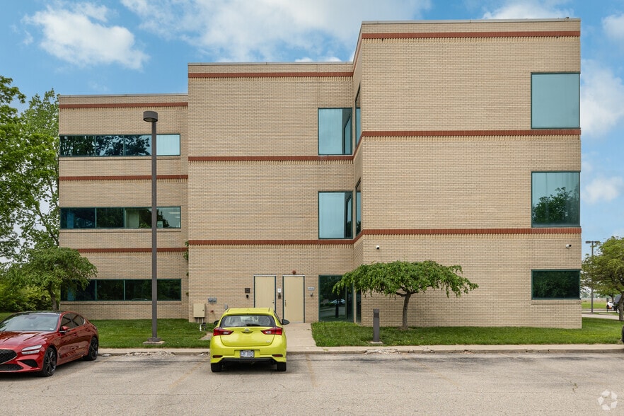 303 Corporate Center Dr, Vandalia, OH for lease - Building Photo - Image 2 of 21