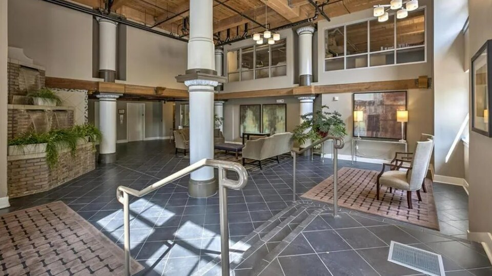 408 W 8th St, Kansas City, MO à louer - Photo intérieure - Image 3 de 10