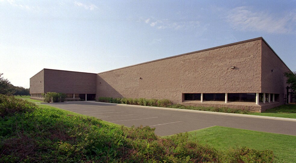 80 Stults Rd, South Brunswick, NJ à louer - Photo du bâtiment - Image 2 de 4