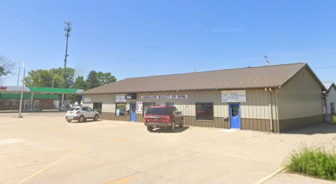 1710 Lincoln Ave, Spirit Lake, IA for lease Building Photo- Image 1 of 14