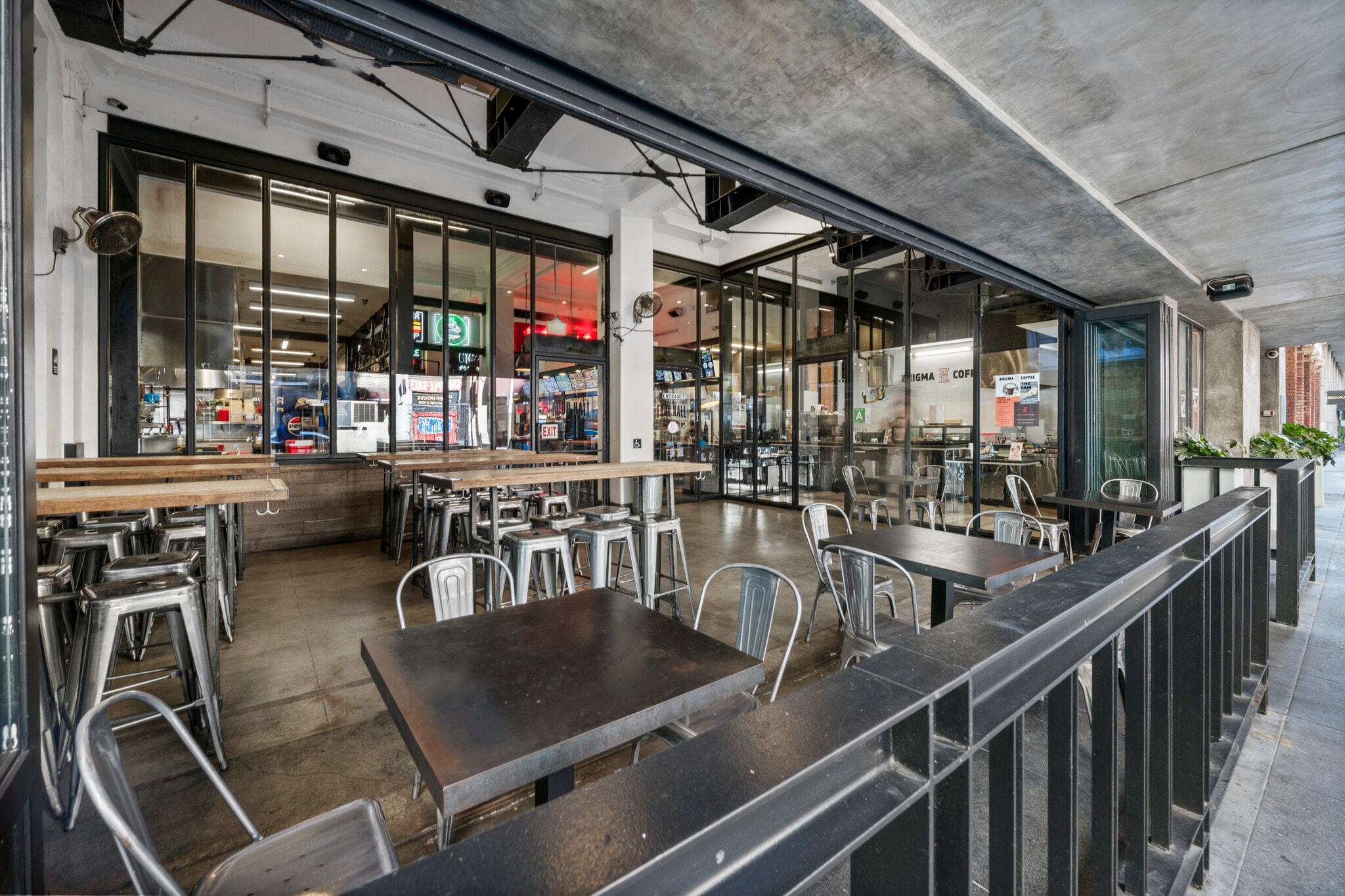 724 S Spring St, Los Angeles, CA à louer Photo intérieure- Image 1 de 4