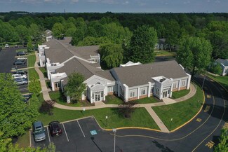 Plus de détails pour 400-415 Executive Dr, Langhorne, PA - Bureau à louer