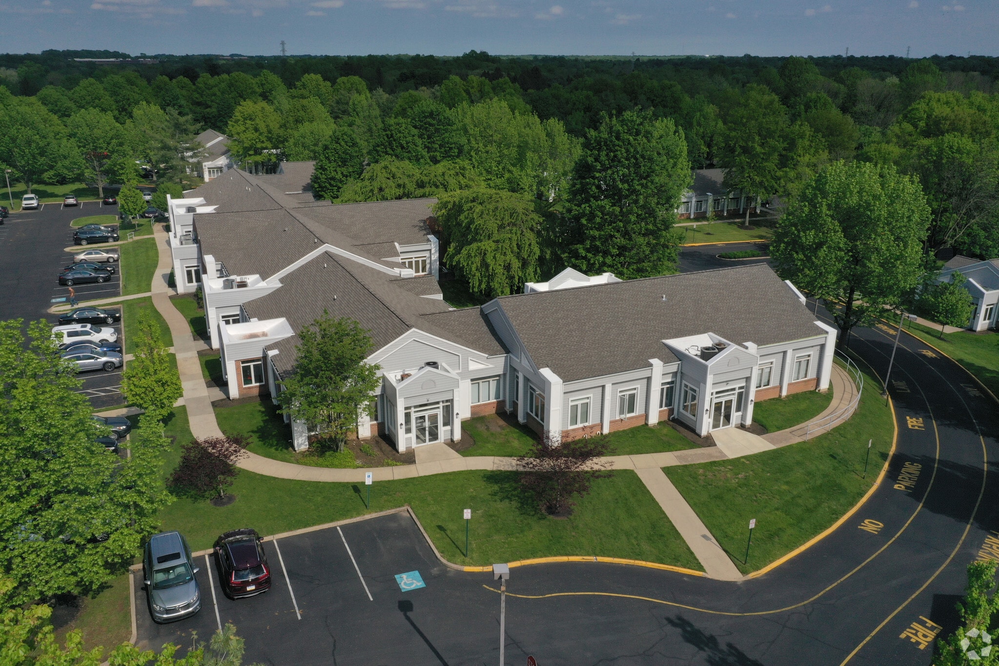 400-415 Executive Dr, Langhorne, PA for lease Primary Photo- Image 1 of 57