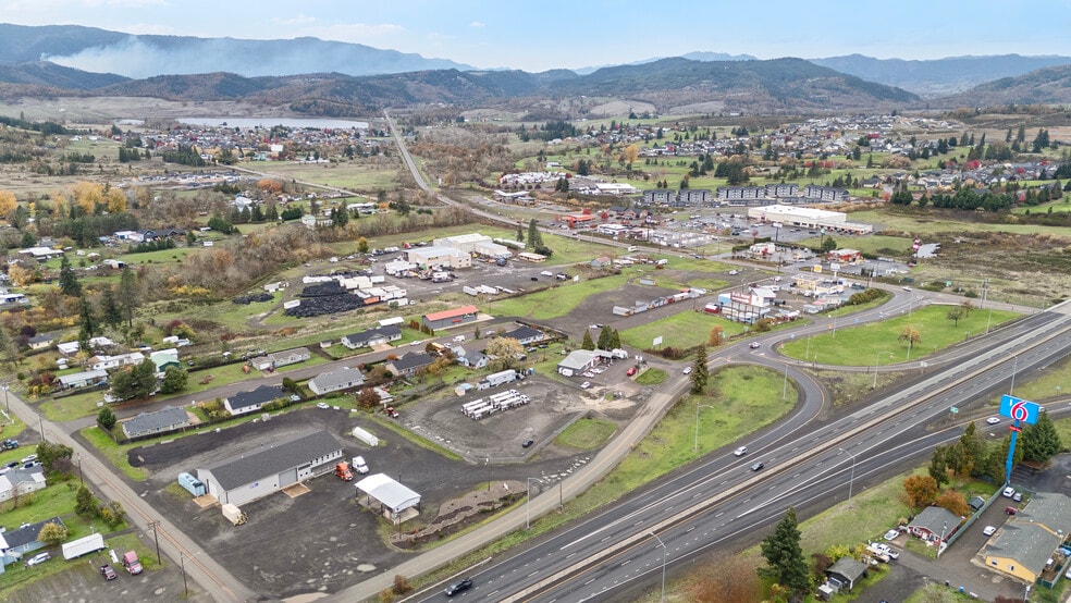 1625 W Duke Rd, Sutherlin, OR for sale - Building Photo - Image 2 of 48