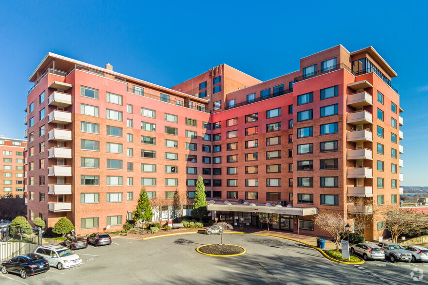 1011-1121 Arlington Blvd, Arlington, VA à vendre - Photo principale - Image 1 de 1