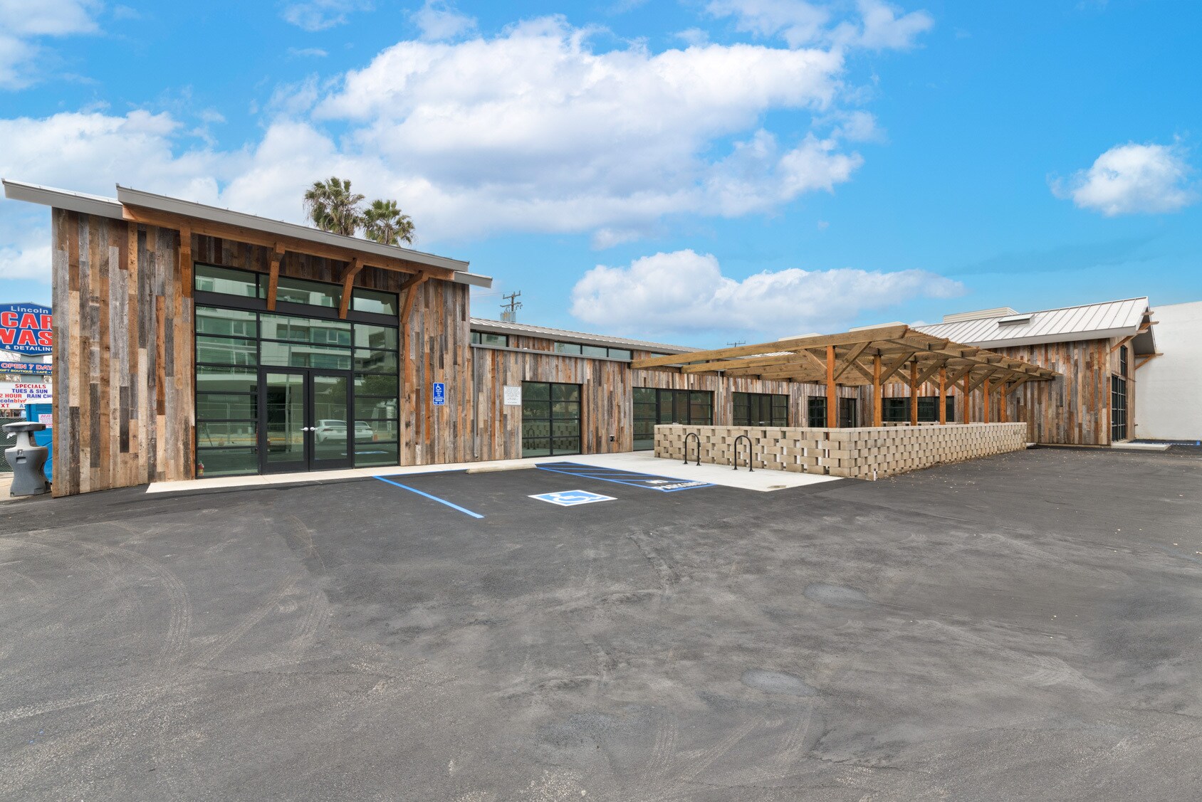 1600 Lincoln Blvd, Santa Monica, CA à louer Photo principale- Image 1 de 25