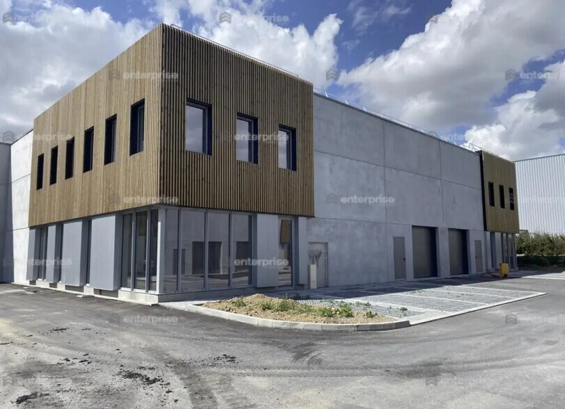 Flex dans Seclin à louer - Photo du bâtiment - Image 2 de 2