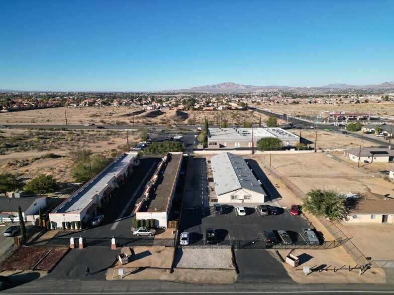 16460 Sequoia Ave, Hesperia, CA à vendre - Photo du bâtiment - Image 2 de 7