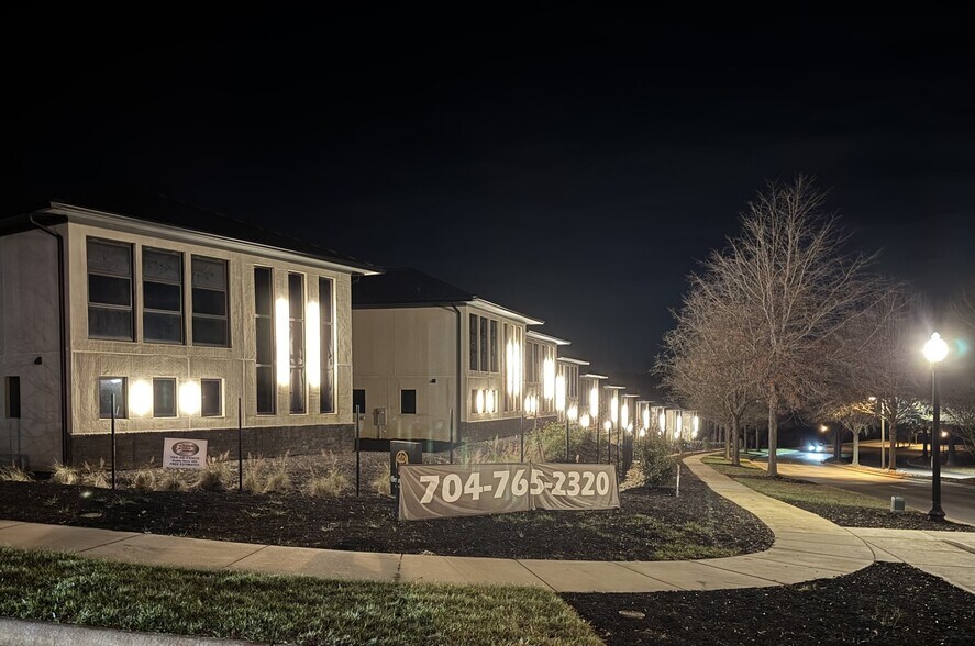 248 Singleton rd, Mooresville, NC à vendre - Photo du bâtiment - Image 2 de 18