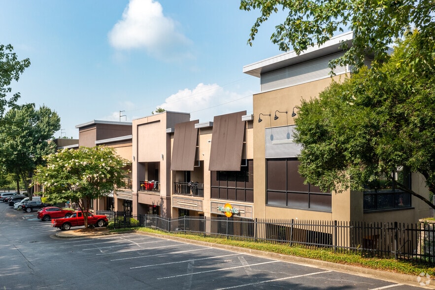 4967-4969 Roswell Rd, Atlanta, GA à louer - Photo du bâtiment - Image 2 de 5
