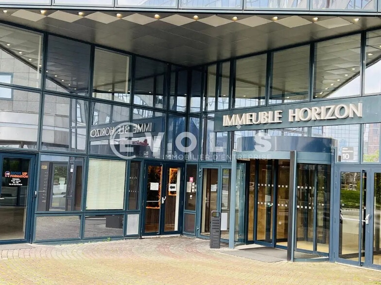 10 Allée Bienvenue, Noisy-le-Grand for lease - Lobby - Image 2 of 12