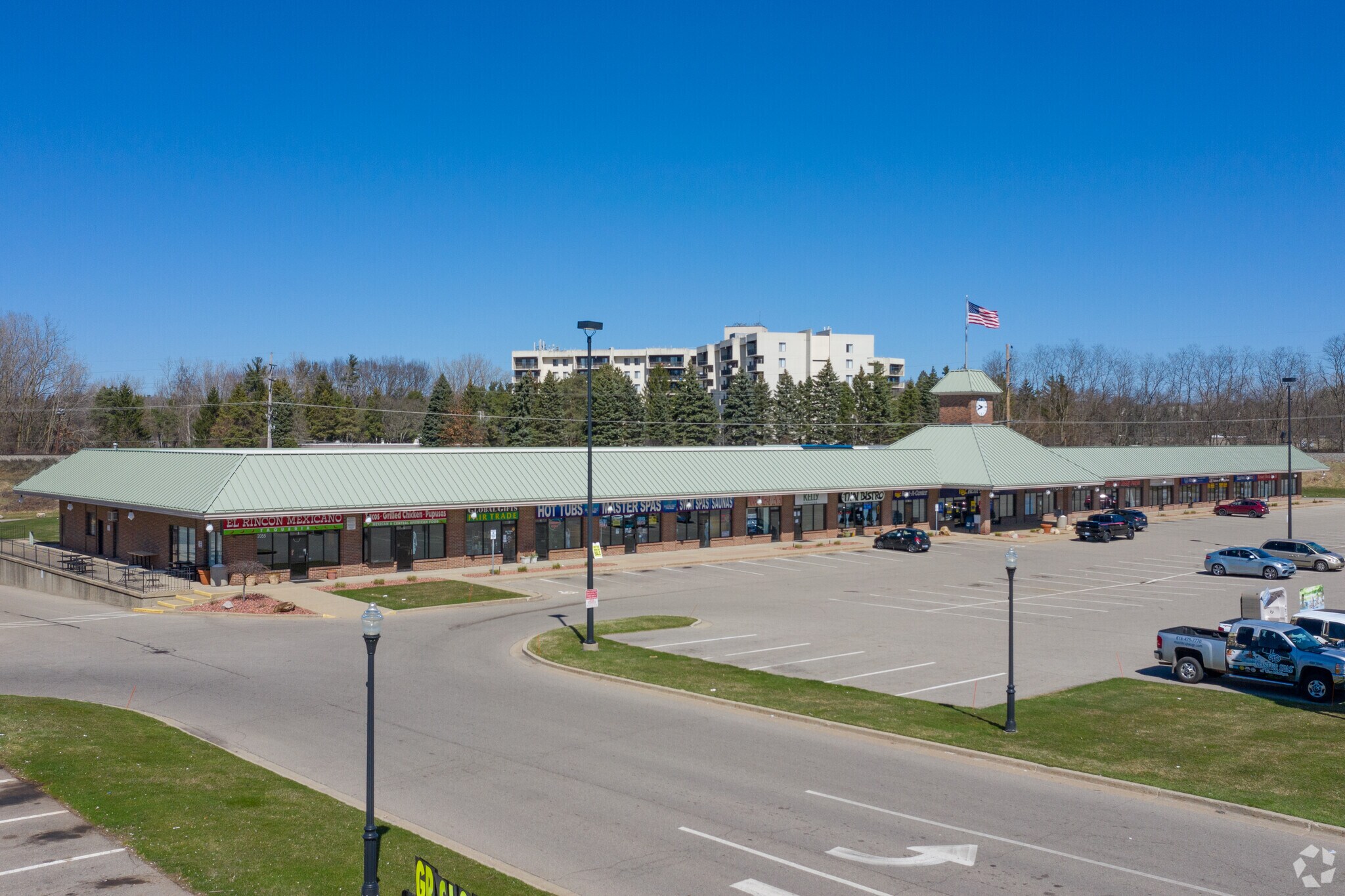 2035-2055 28th St, Grand Rapids, MI à louer Photo du bâtiment- Image 1 de 4