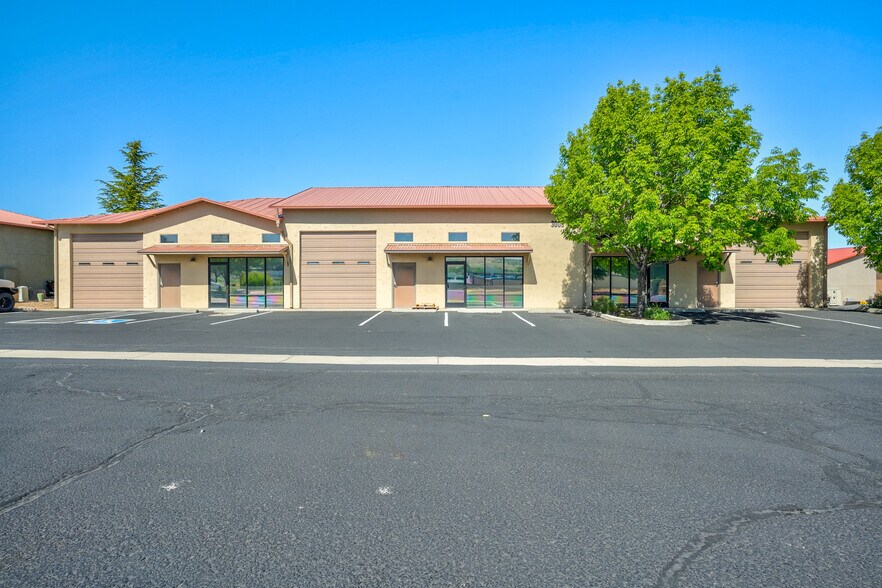 3019 Centerpointe East Dr, Prescott, AZ à louer - Photo du bâtiment - Image 2 de 12