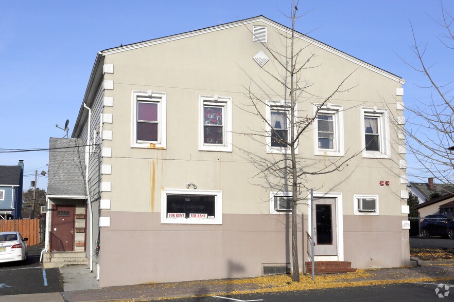 326 S Main St, Manville, NJ à louer - Photo principale - Image 1 de 16