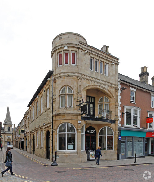 2 Cowgate, Peterborough à vendre - Photo principale - Image 1 de 2