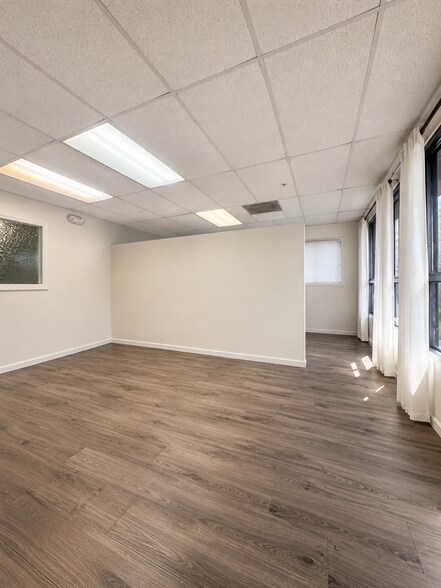 14529 Archwood St, Van Nuys, CA à louer - Photo du bâtiment - Image 1 de 18