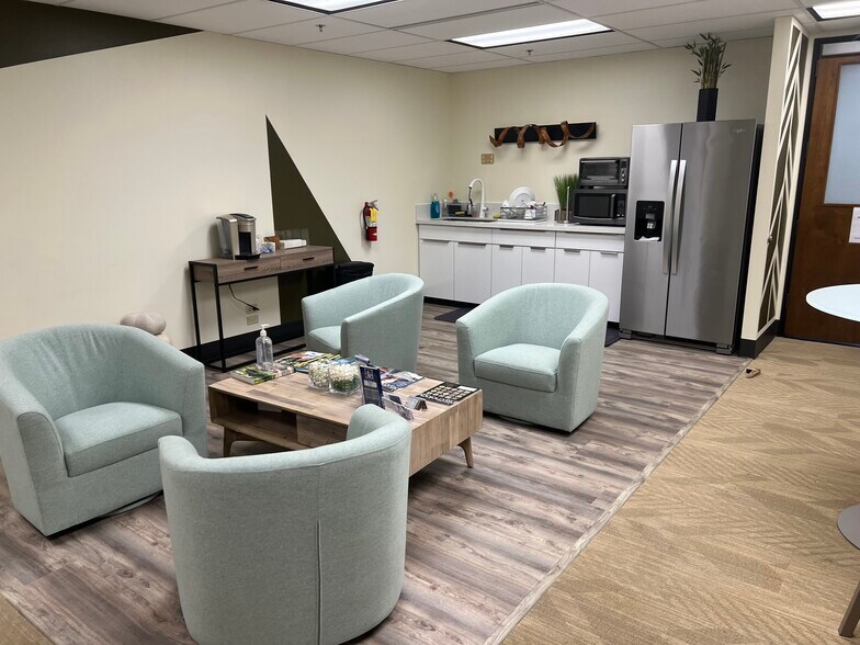 1164 Bishop St, Honolulu, HI à louer - Photo intérieure - Image 2 de 12