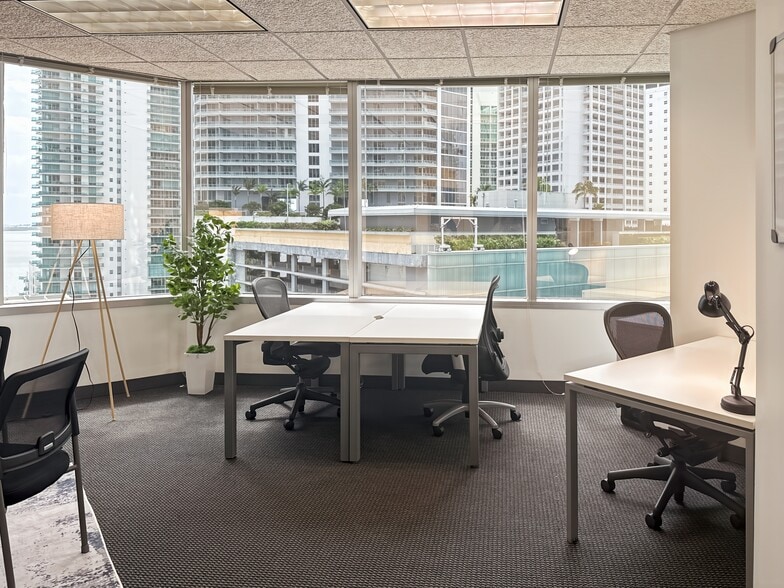 1221 Brickell Ave, Miami, FL à louer - Photo du bâtiment - Image 1 de 14