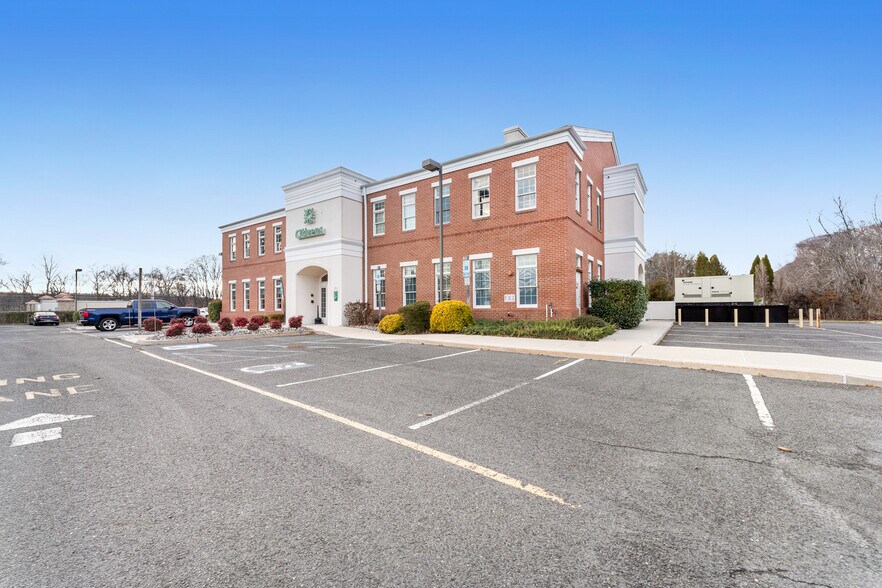 130 N County Line Rd, Jackson, NJ à louer - Photo du bâtiment - Image 2 de 3