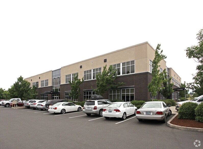 2650 Suzanne Way, Eugene, OR à louer - Photo du bâtiment - Image 2 de 9