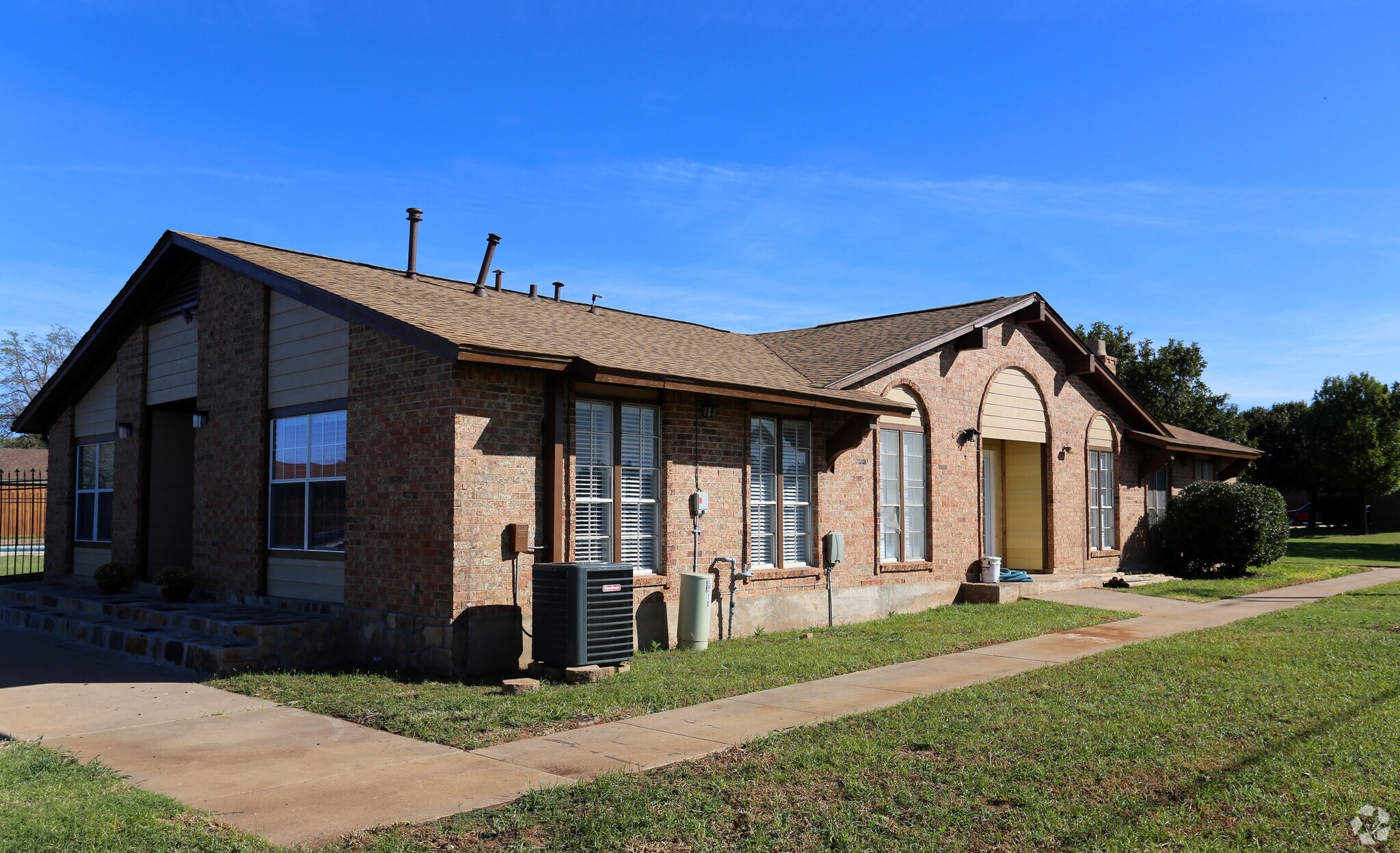 1000 Mary Dr, Iowa Park, TX à vendre Photo principale- Image 1 de 1