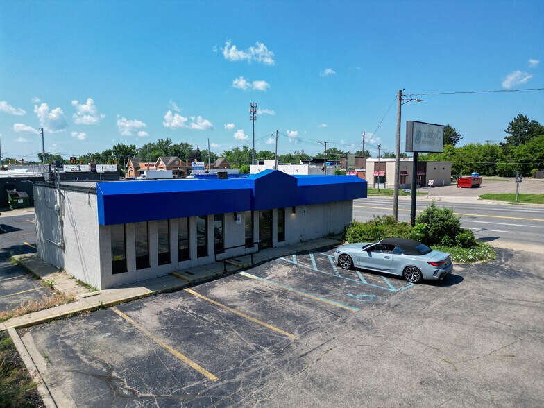 22 N Telegraph Rd, Pontiac, MI à louer - Photo du bâtiment - Image 2 de 9