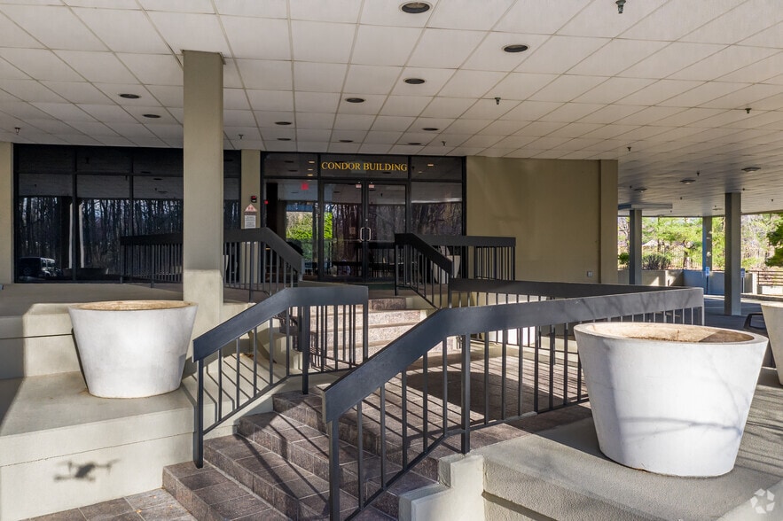 75 Lane Rd, Fairfield, NJ for lease - Building Photo - Image 2 of 14