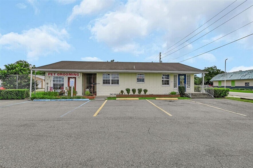 1319 S Woodland Blvd, Deland, FL à vendre - Photo du bâtiment - Image 1 de 6