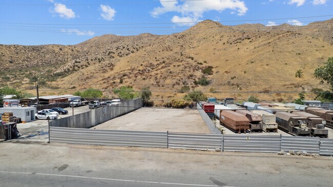 Plus de détails pour 16971 Sierra Hwy, Canyon Country, CA - Terrain à louer