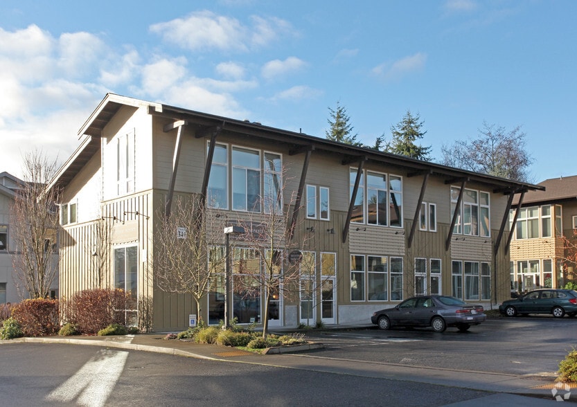 945 Hildebrand Ln NE, Bainbridge Island, WA for lease - Building Photo - Image 2 of 8