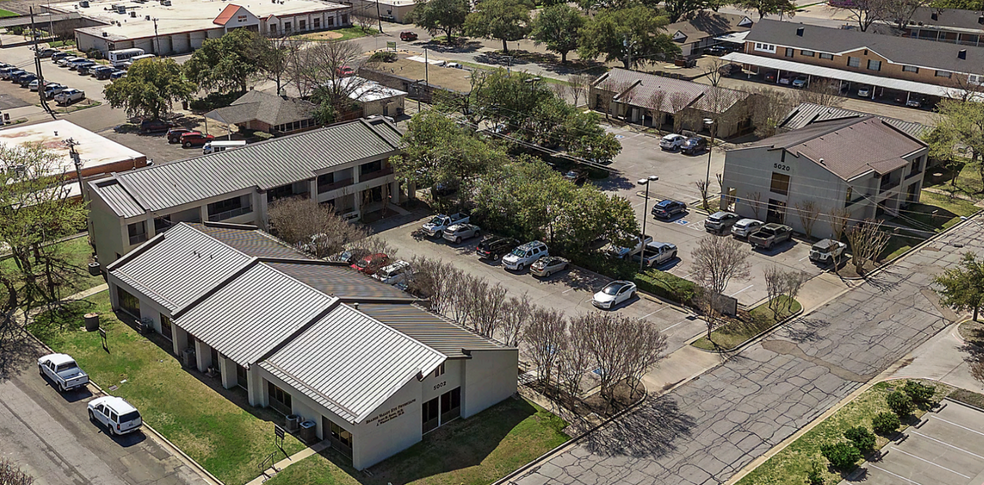 5006 Lakeland Cir, Waco, TX à louer - Photo du bâtiment - Image 1 de 3