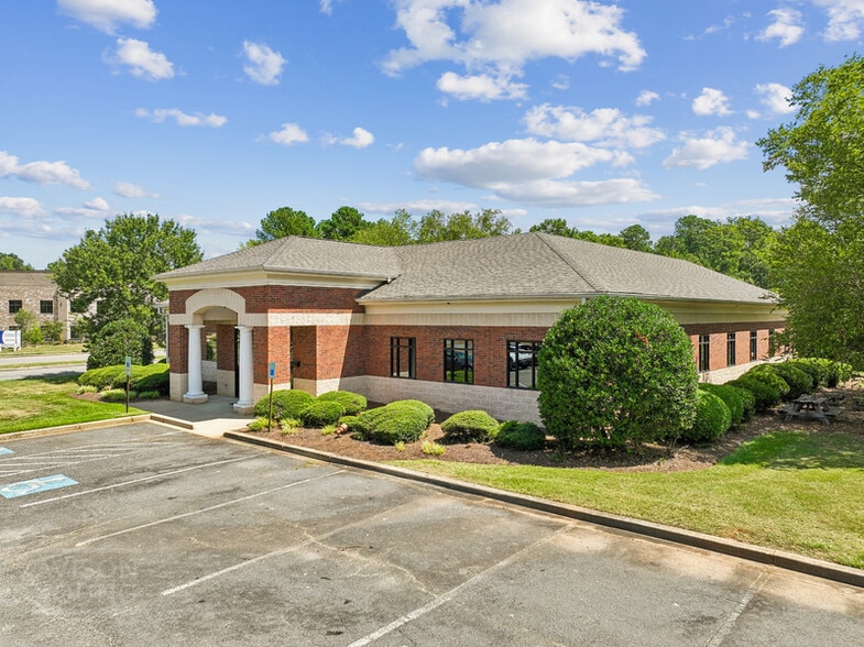 500 Lakeshore Pky, Rock Hill, SC for sale - Building Photo - Image 2 of 24