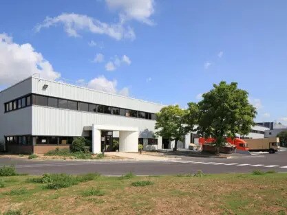 Industrial in Gonesse for lease Building Photo- Image 1 of 18