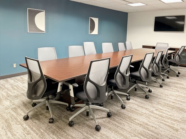 More details for 651 Holiday Dr, Pittsburgh, PA - Coworking for Lease