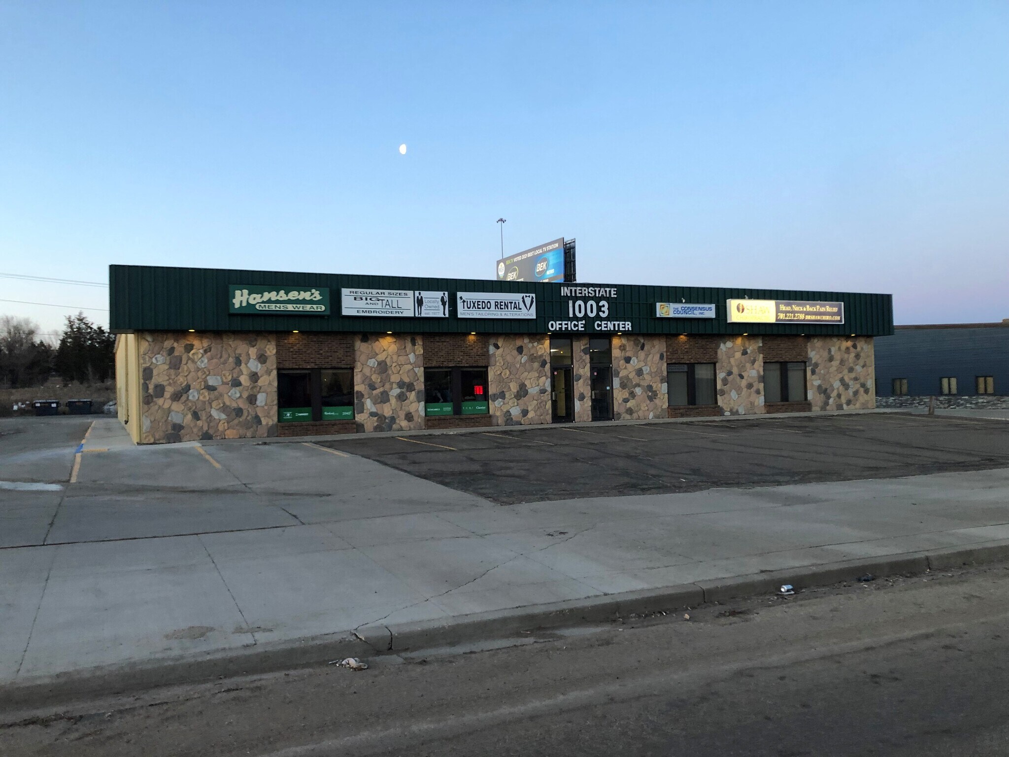 1003 E Interstate Ave, Bismarck, ND à vendre Photo du bâtiment- Image 1 de 8