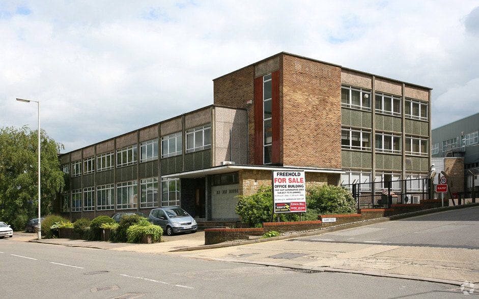Cranborne Rd, Potters Bar for sale - Building Photo - Image 2 of 11