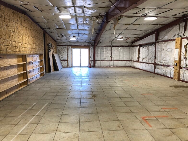 208 W Front St, Alda, NE for lease - Building Photo - Image 2 of 14