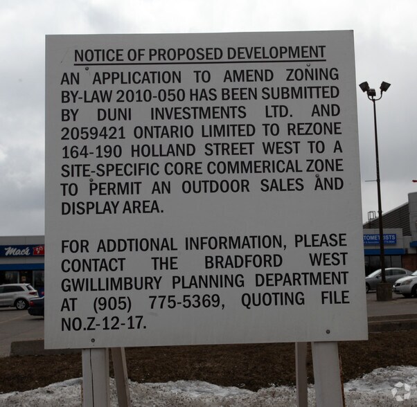 164-190 Holland St W, Bradford, ON à louer - Photo du bâtiment - Image 2 de 8