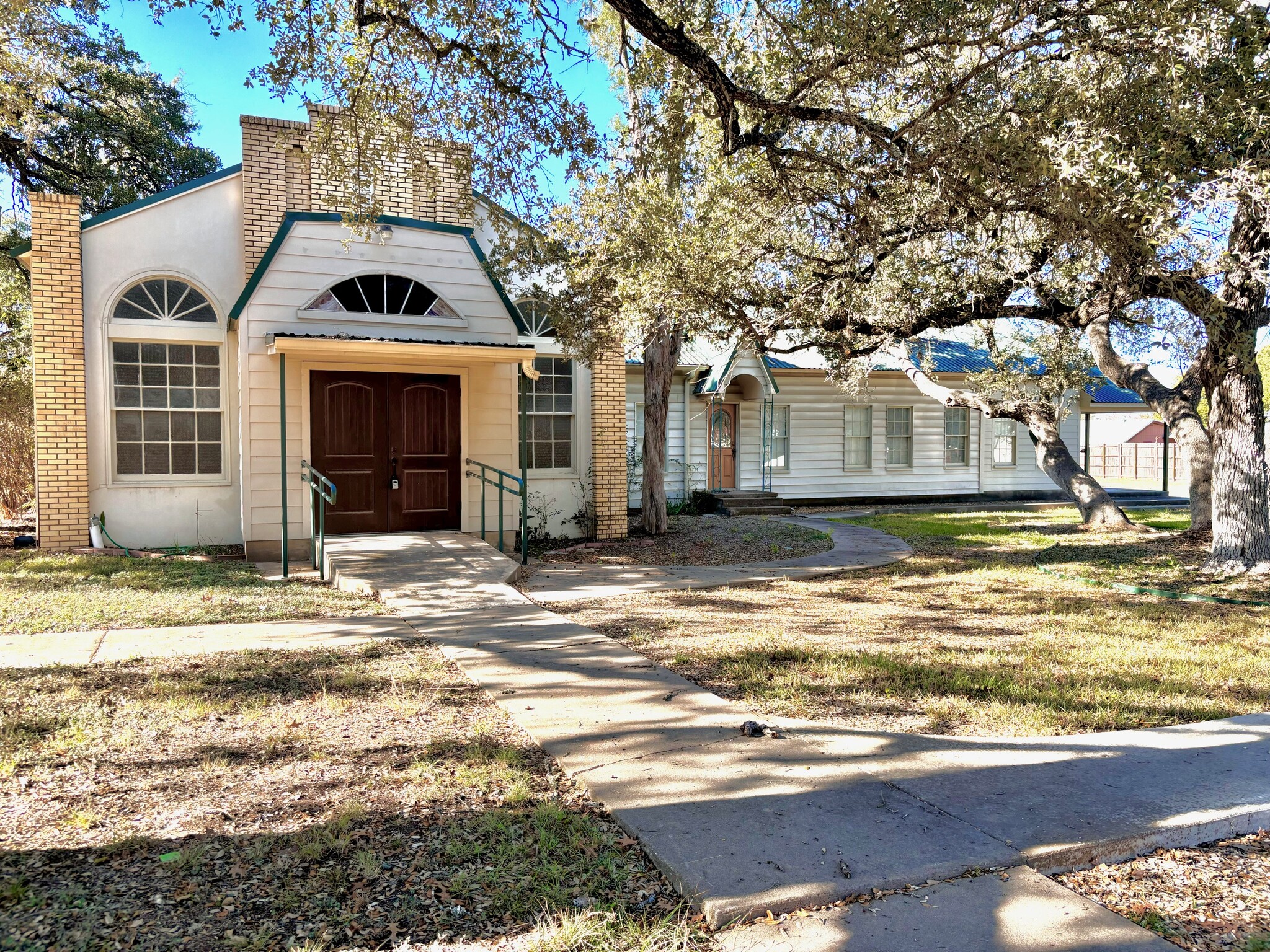 410 N West St, Bertram, TX à louer Photo du bâtiment- Image 1 de 12