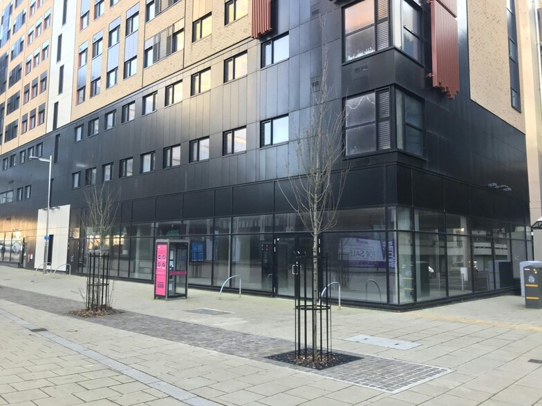 32 Isambard Brunel Rd, Portsmouth for lease - Building Photo - Image 1 of 16