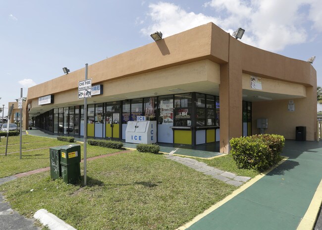 Plus de détails pour 9600 SW 77th Ave, Miami, FL - Commerce de détail, Local d'activités à louer