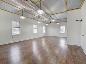 1110 Hamilton Blvd, South Plainfield, NJ à louer Photo intérieure- Image 1 de 11