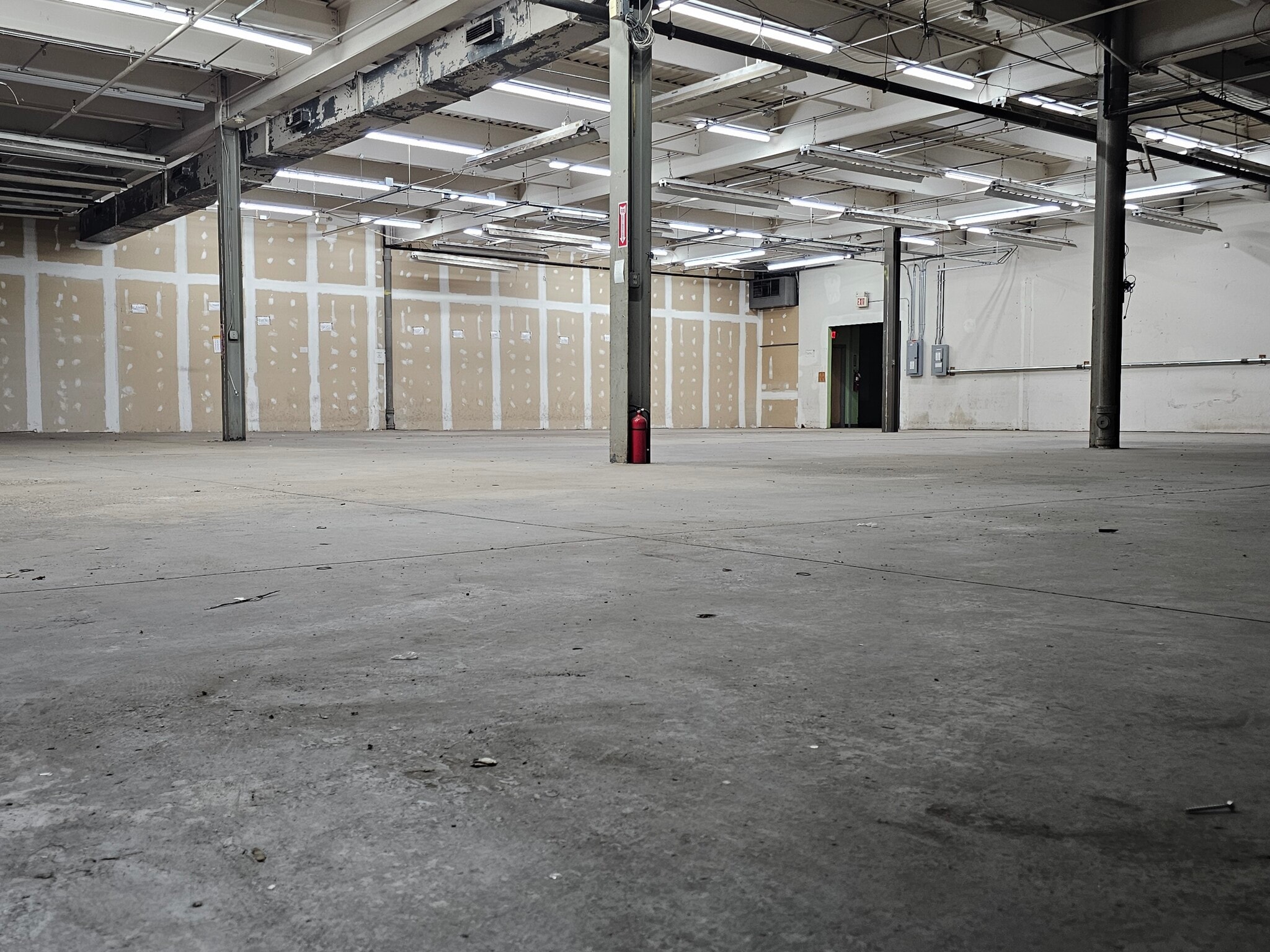 501 Broad Ave, Ridgefield, NJ à louer Photo intérieure- Image 1 de 3